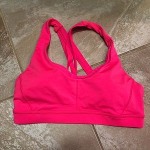 Lululemon bra with pockets